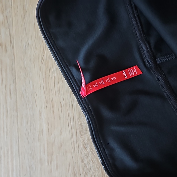 Spanx faux leather pant like new - Picture 4 of 4